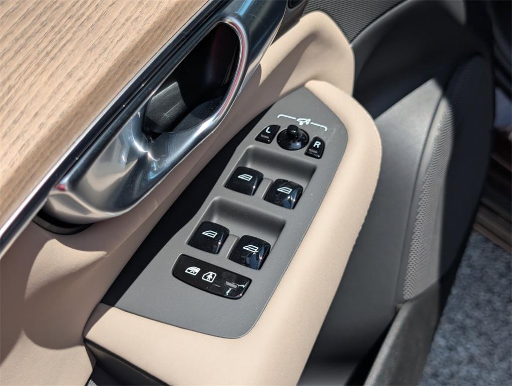 new 2025 Volvo XC90 car, priced at $60,495