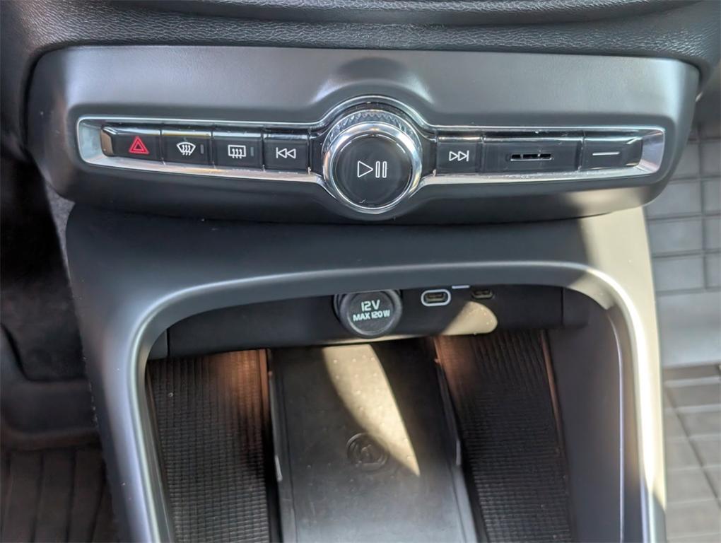 used 2024 Volvo XC40 Recharge Pure Electric car, priced at $35,970