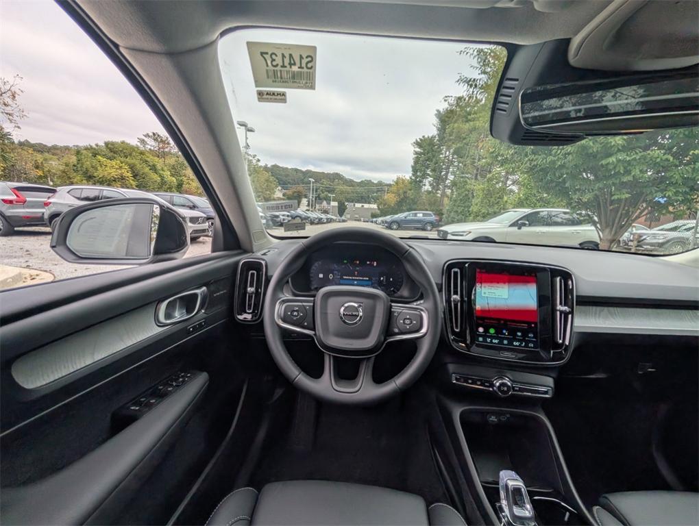 new 2026 Volvo XC40 car