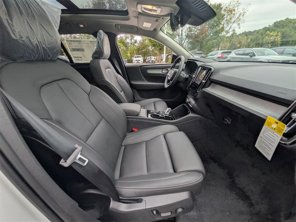 new 2026 Volvo XC40 car