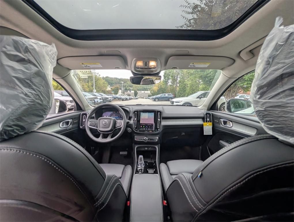 new 2026 Volvo XC40 car