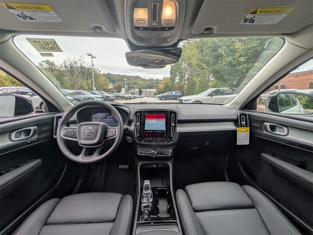 new 2026 Volvo XC40 car