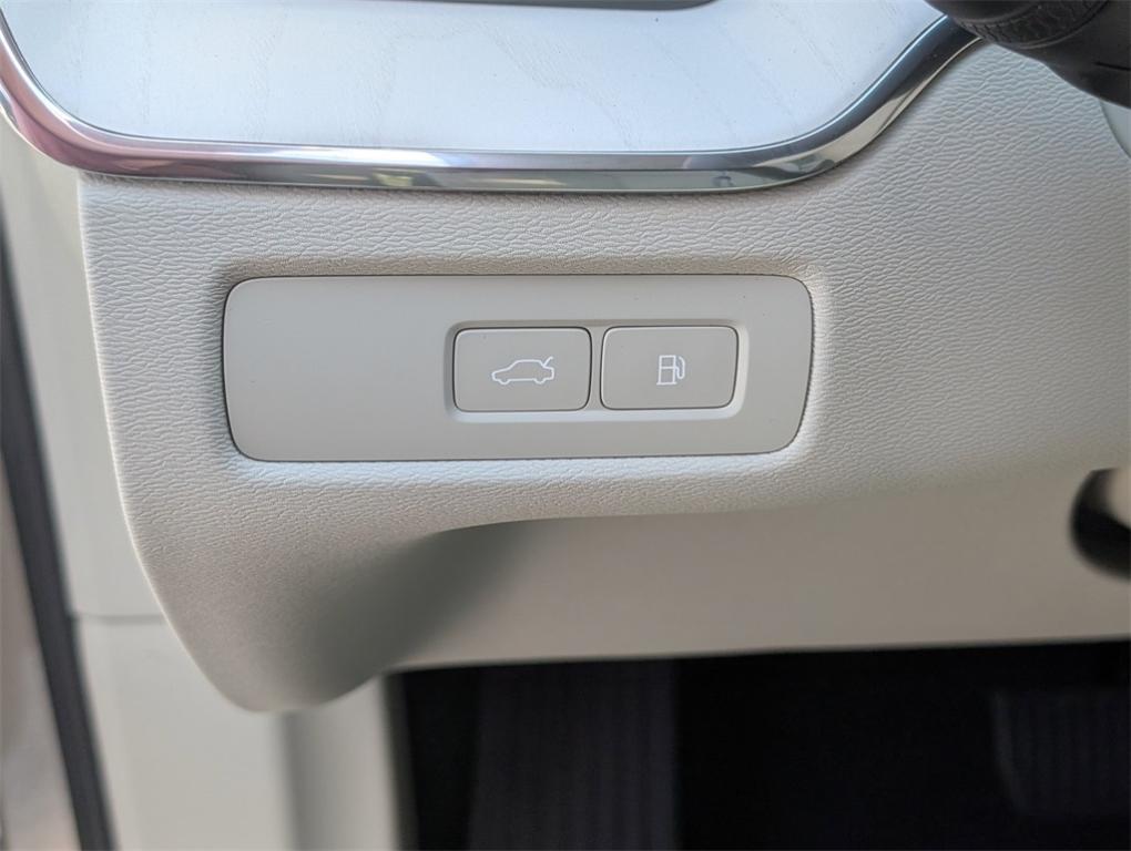 new 2026 Volvo XC60 Plug-In Hybrid car