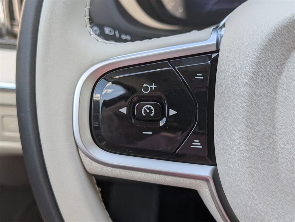 new 2026 Volvo XC60 Plug-In Hybrid car