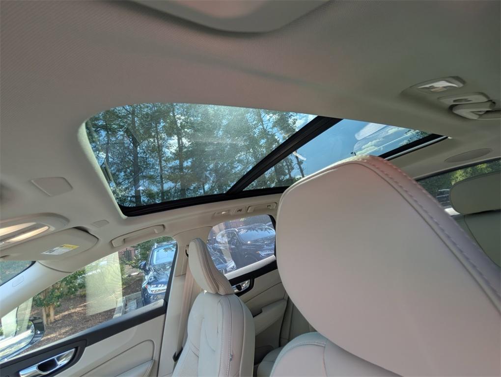 new 2026 Volvo XC60 Plug-In Hybrid car