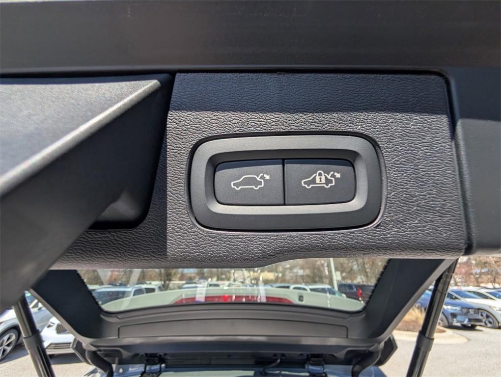 new 2025 Volvo XC60 car, priced at $54,360