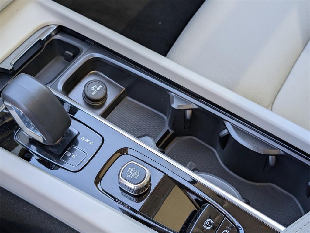 new 2025 Volvo XC60 car, priced at $54,360
