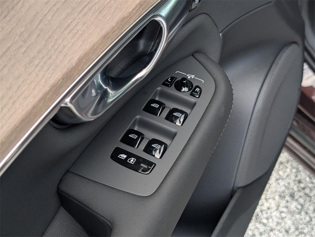 new 2025 Volvo XC90 Plug-In Hybrid car, priced at $76,895