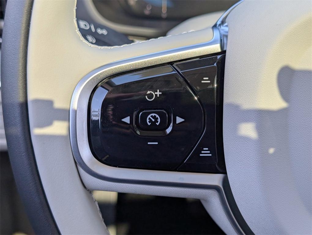 new 2025 Volvo XC60 Plug-In Hybrid car, priced at $64,235