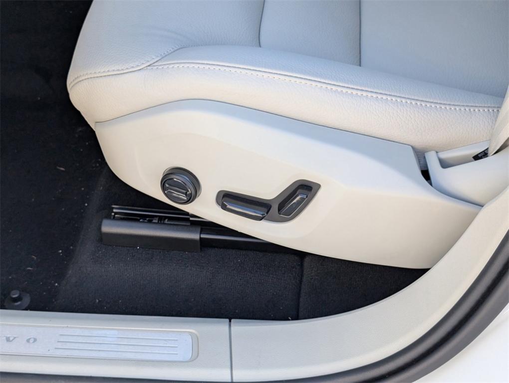 new 2025 Volvo XC60 Plug-In Hybrid car, priced at $64,235