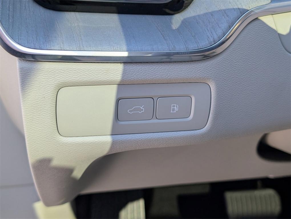 new 2025 Volvo XC60 Plug-In Hybrid car, priced at $64,235