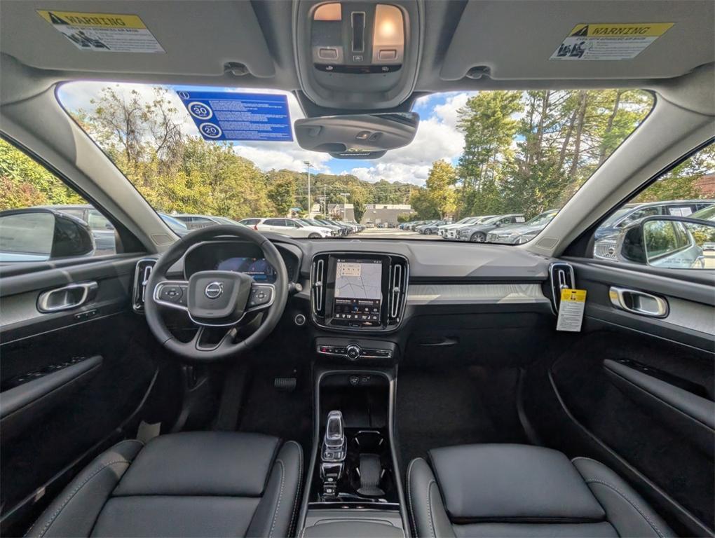 new 2026 Volvo XC40 car