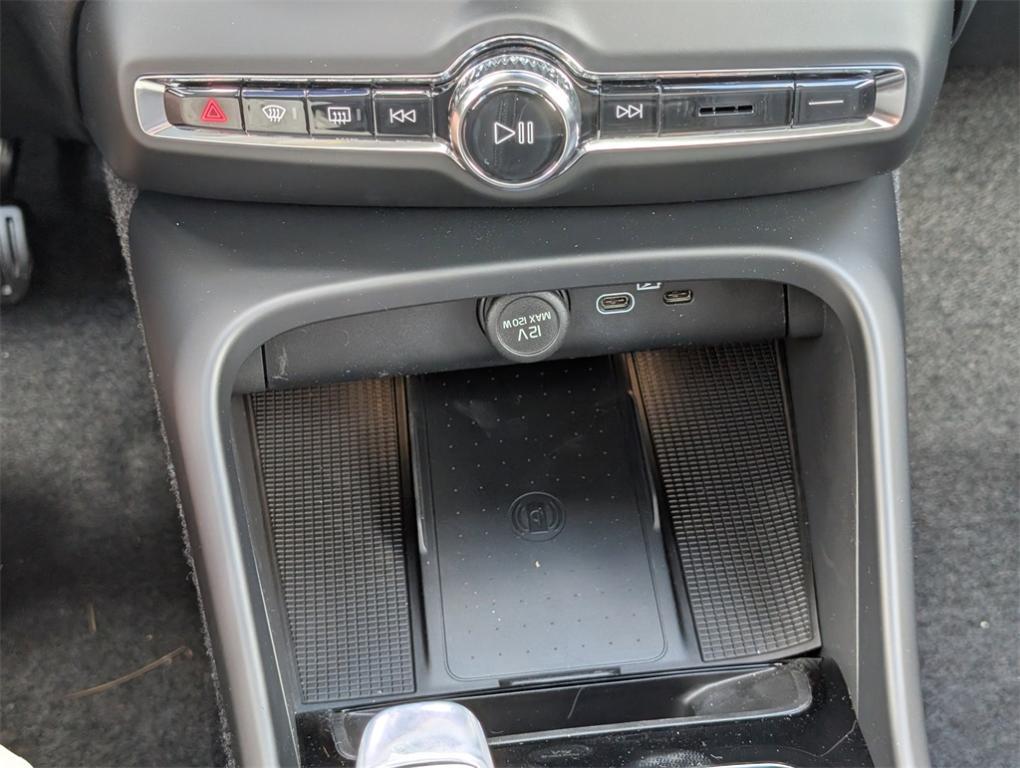 new 2026 Volvo XC40 car