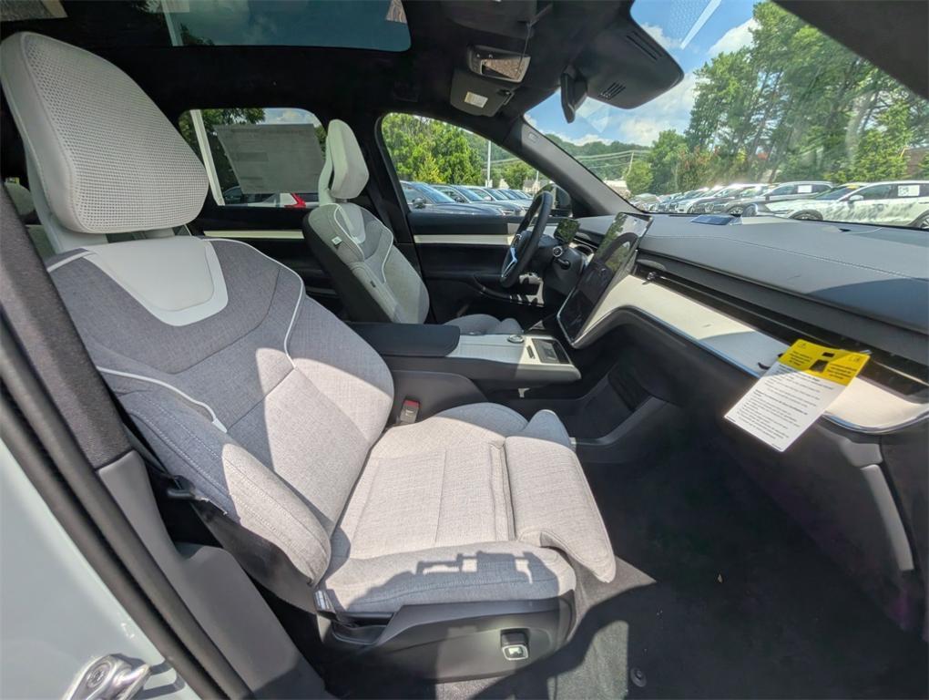 new 2025 Volvo EX90 car, priced at $86,840