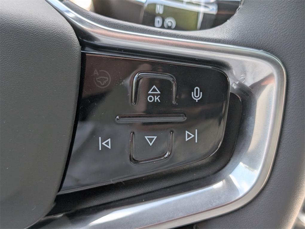new 2025 Volvo EX90 car, priced at $86,840