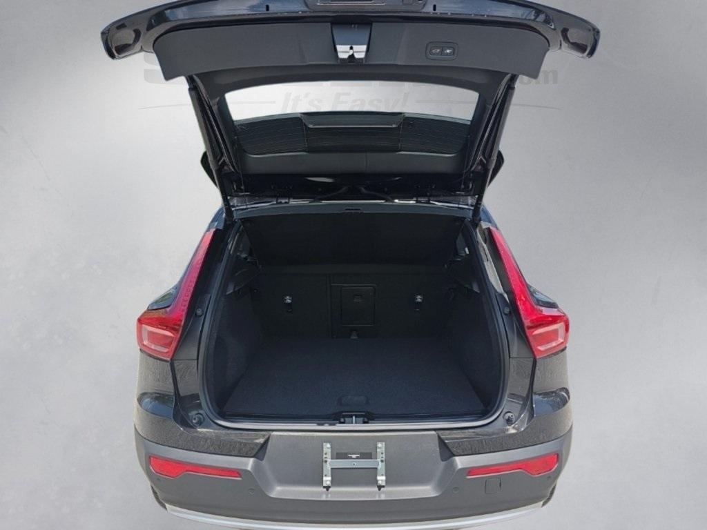 used 2025 Volvo XC40 car, priced at $32,670