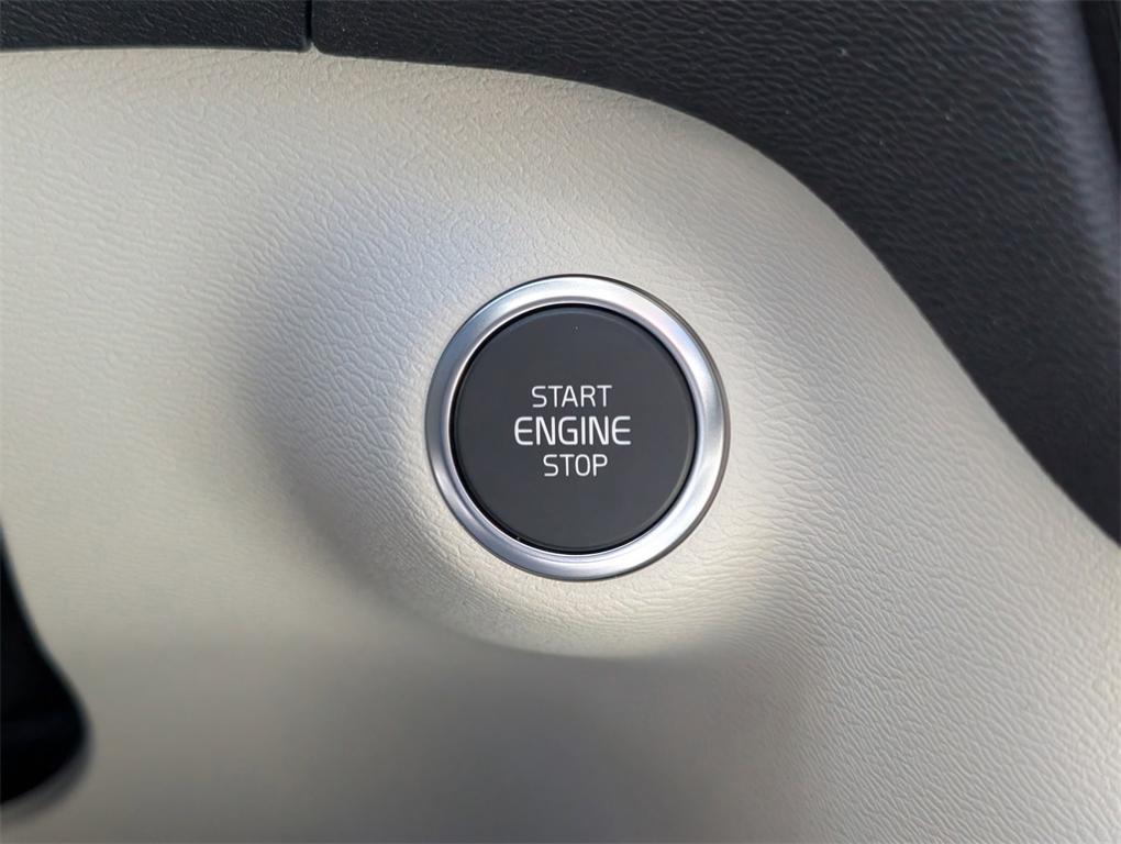 new 2025 Volvo XC40 car, priced at $50,145