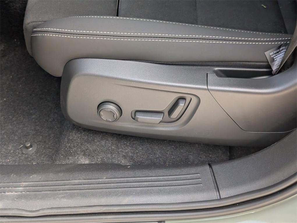 new 2025 Volvo EX40 car, priced at $58,045