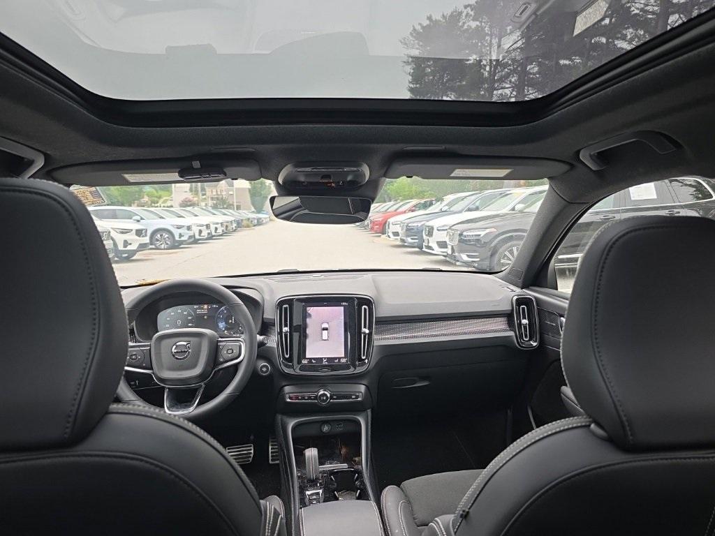 used 2022 Volvo XC40 car, priced at $31,970