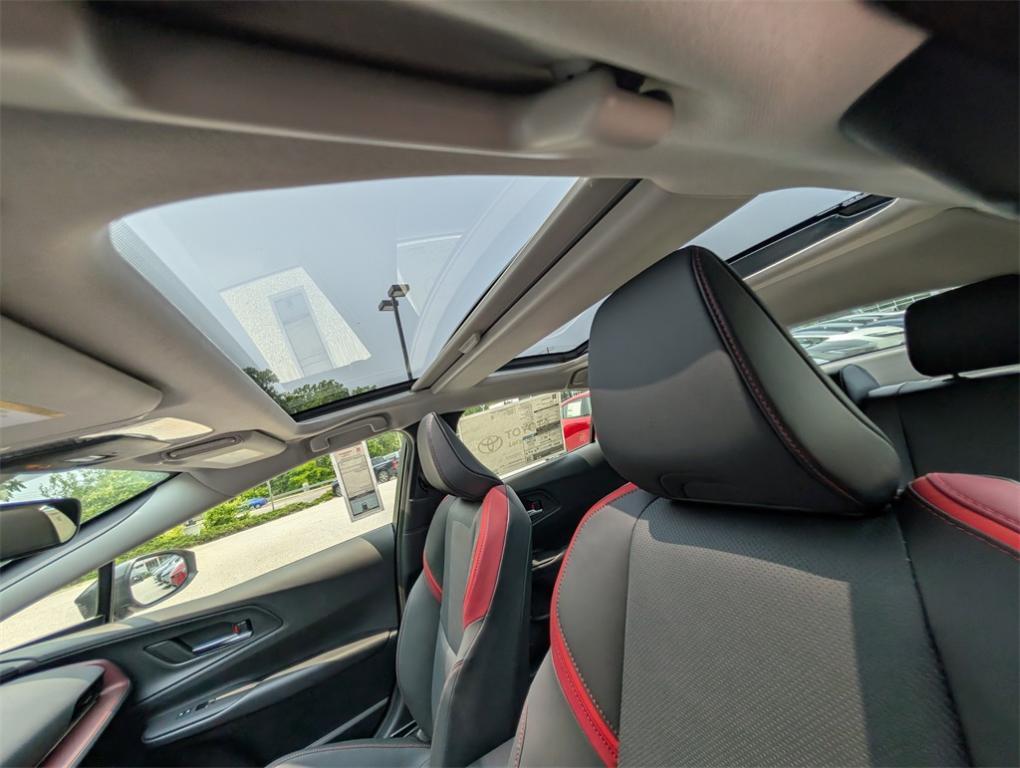 new 2025 Toyota Prius Plug-In Hybrid car, priced at $40,114
