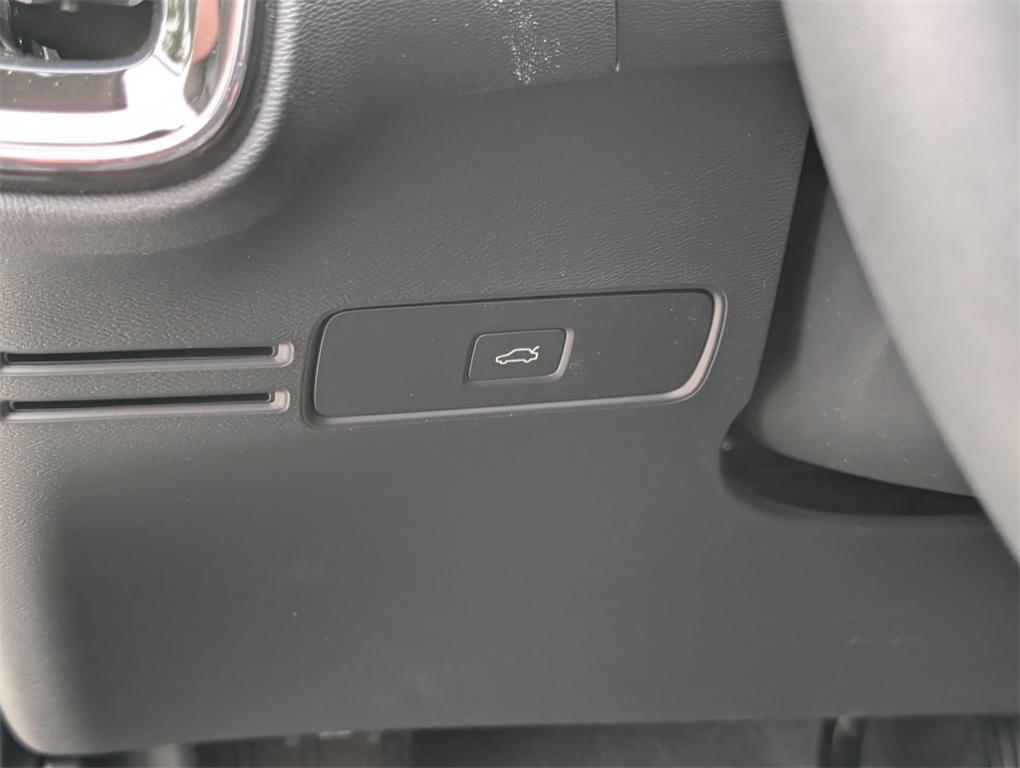 new 2026 Volvo XC40 car