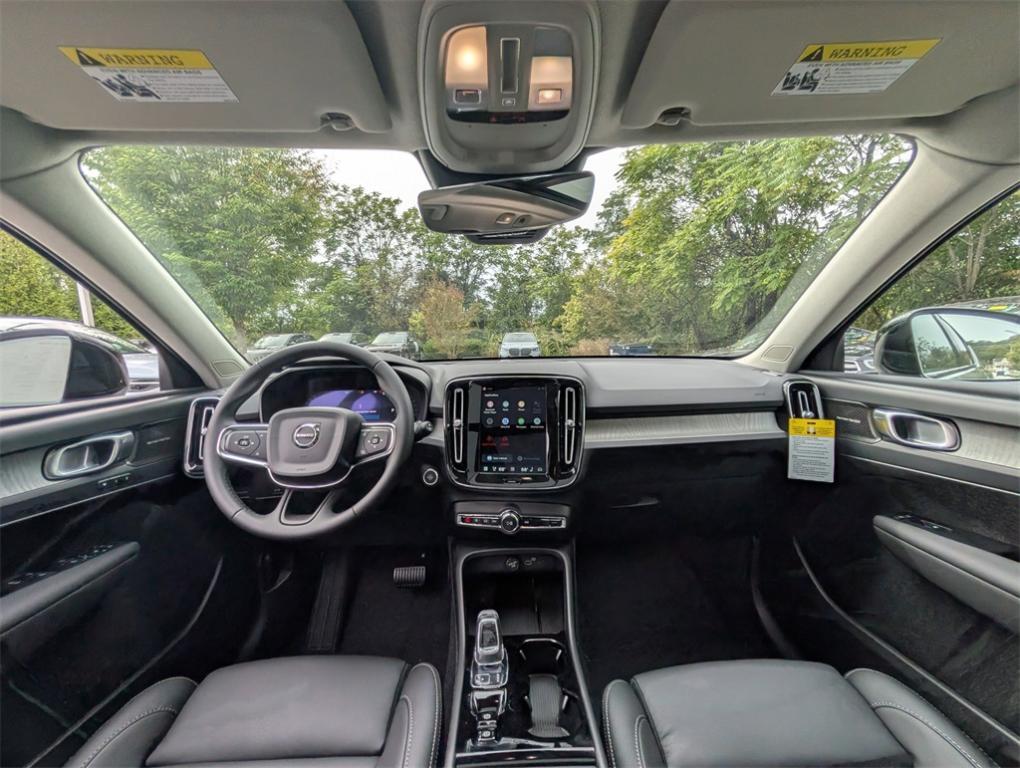 new 2026 Volvo XC40 car