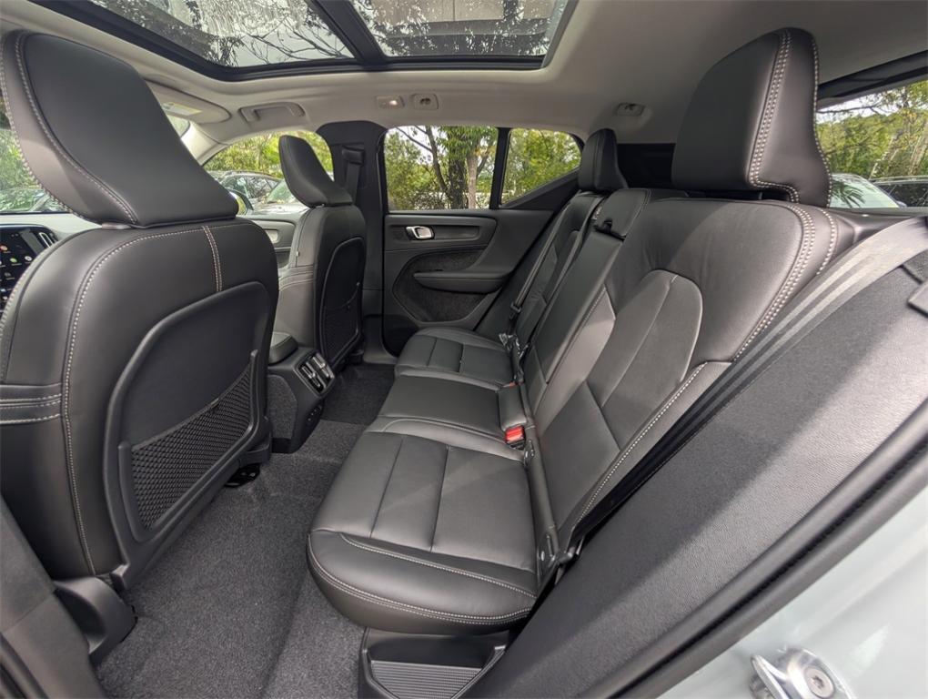 new 2026 Volvo XC40 car