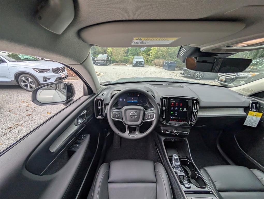 new 2026 Volvo XC40 car