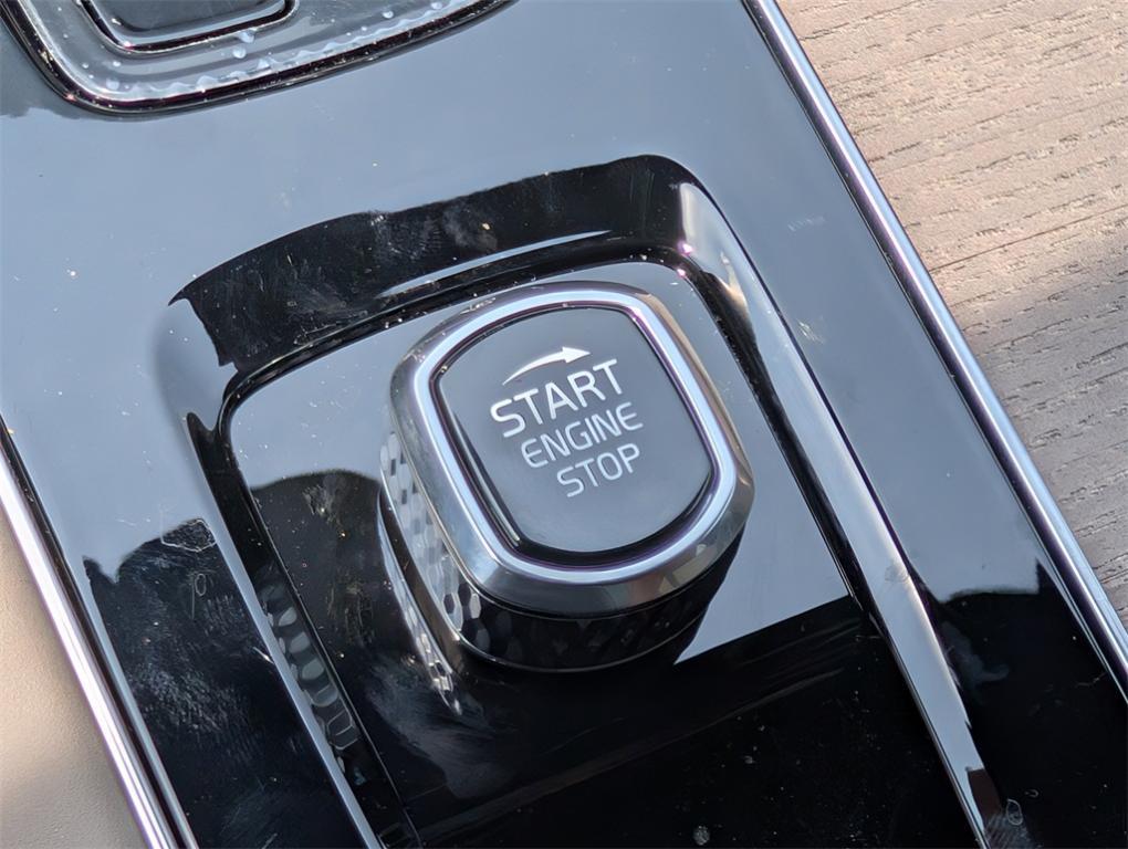 new 2025 Volvo XC90 Plug-In Hybrid car, priced at $79,945