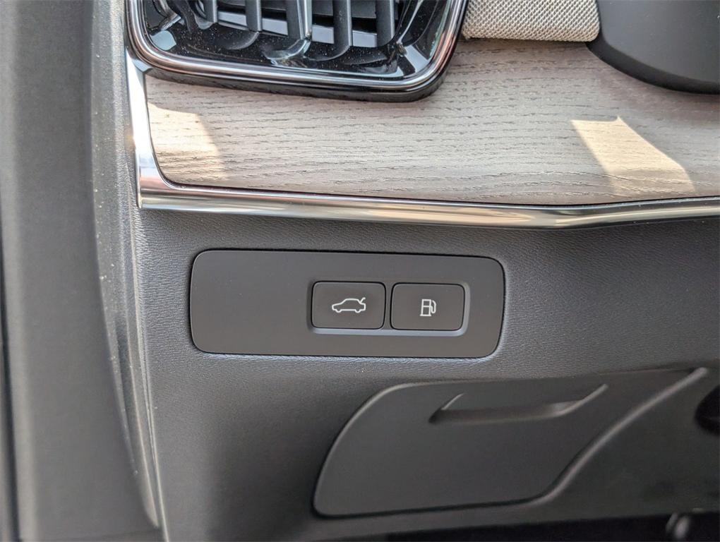 new 2025 Volvo XC90 Plug-In Hybrid car, priced at $79,945