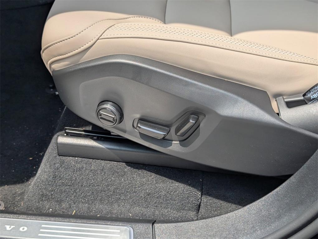 new 2025 Volvo XC90 Plug-In Hybrid car, priced at $79,945