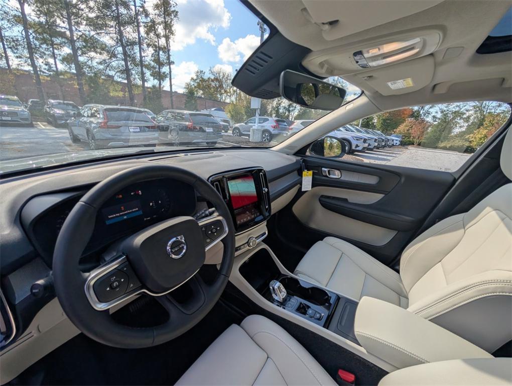 new 2026 Volvo XC40 car