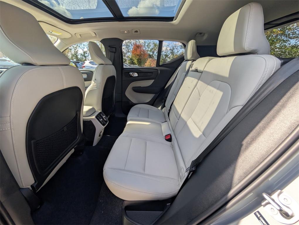 new 2026 Volvo XC40 car