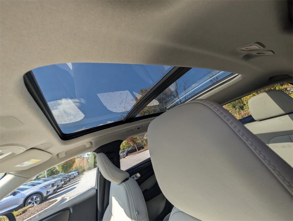 new 2026 Volvo XC40 car