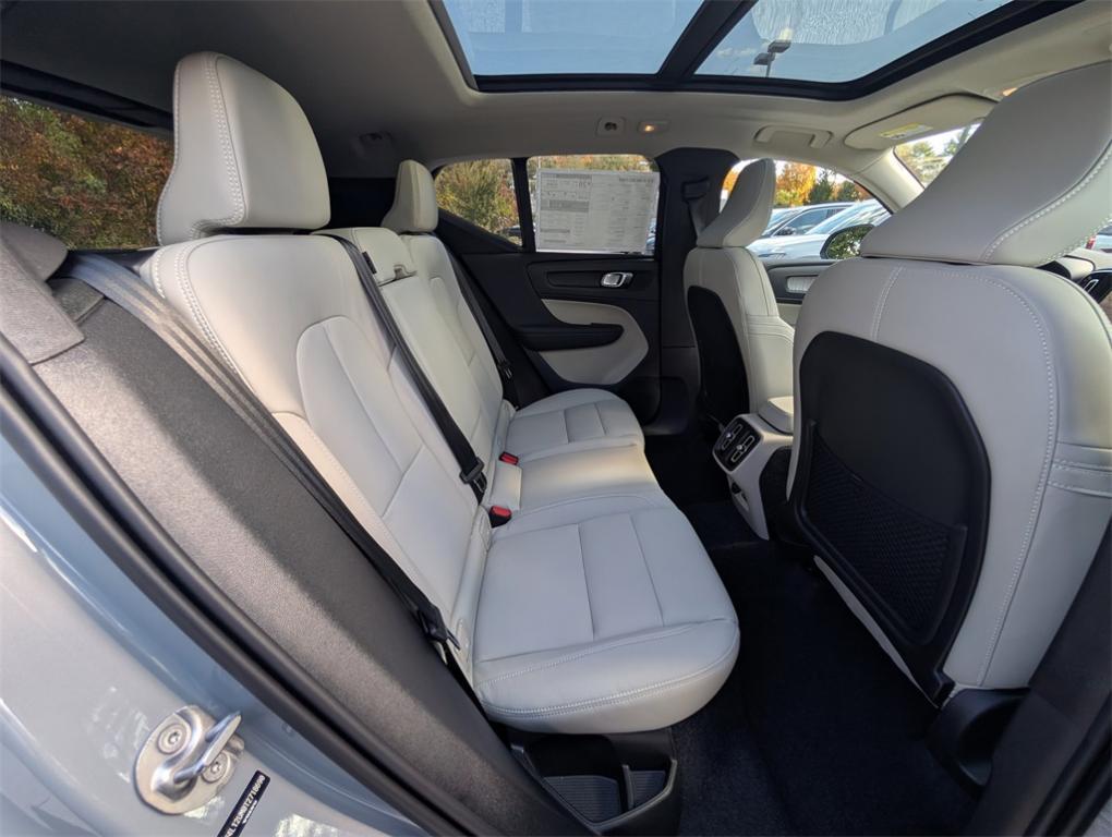 new 2026 Volvo XC40 car