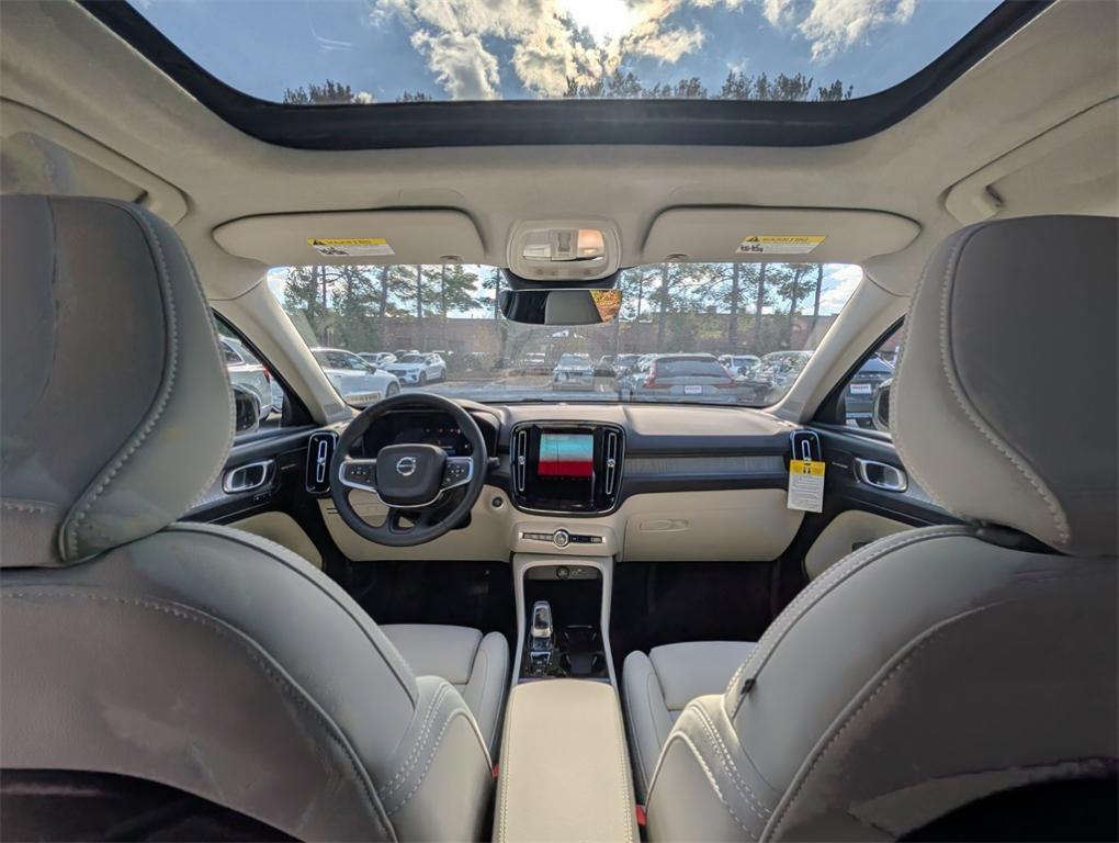 new 2026 Volvo XC40 car