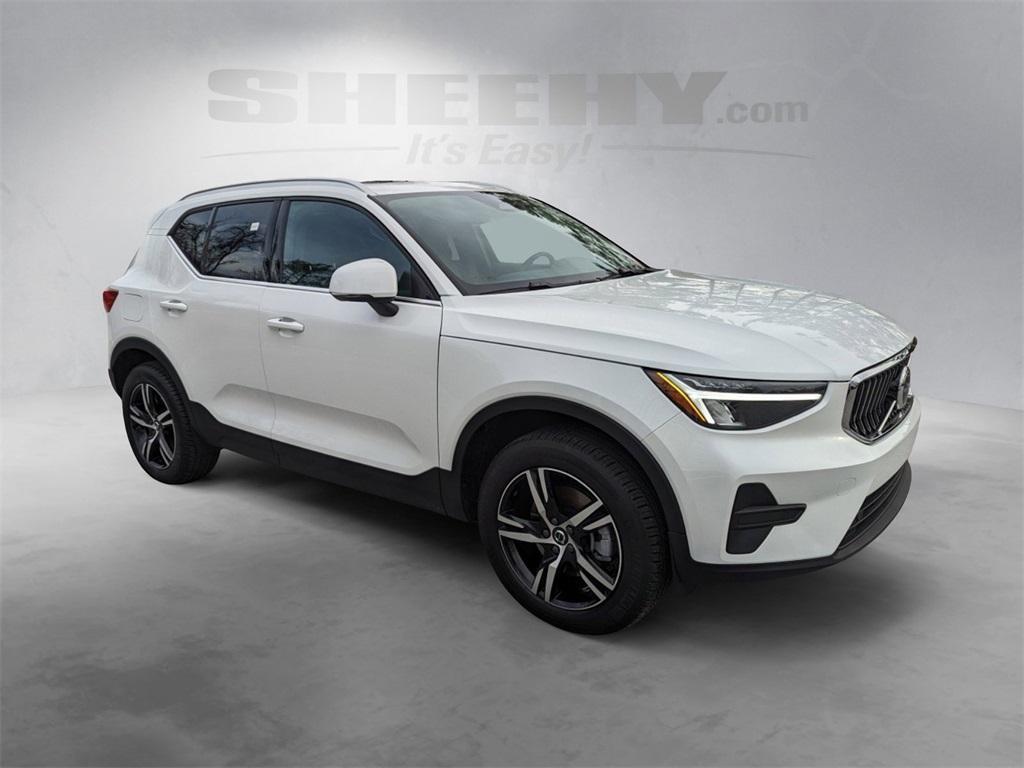 new 2025 Volvo XC40 car, priced at $34,215