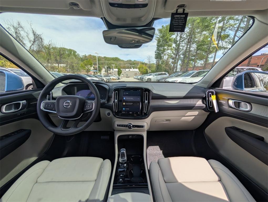 new 2025 Volvo XC40 car, priced at $51,015