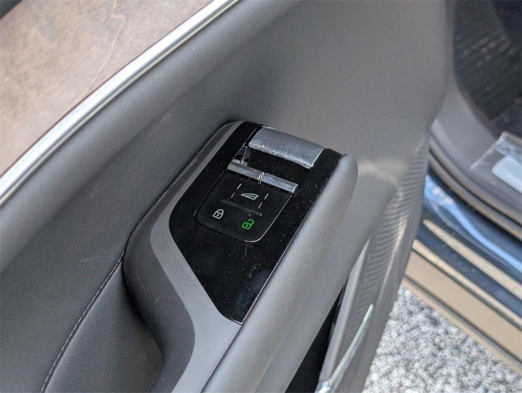 new 2025 Volvo EX90 car, priced at $88,840