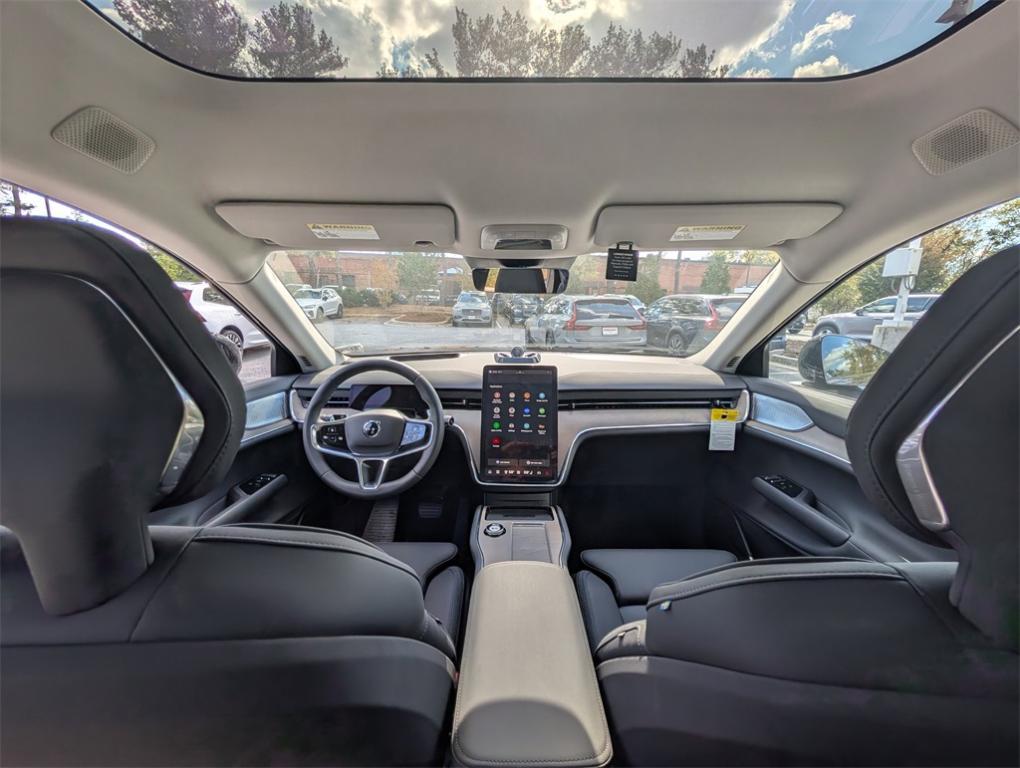 new 2025 Volvo EX90 car, priced at $88,840