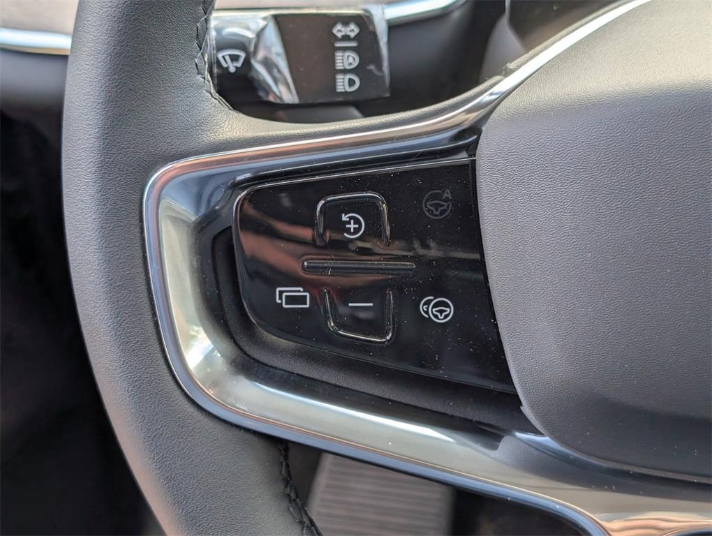 new 2025 Volvo EX90 car, priced at $88,840