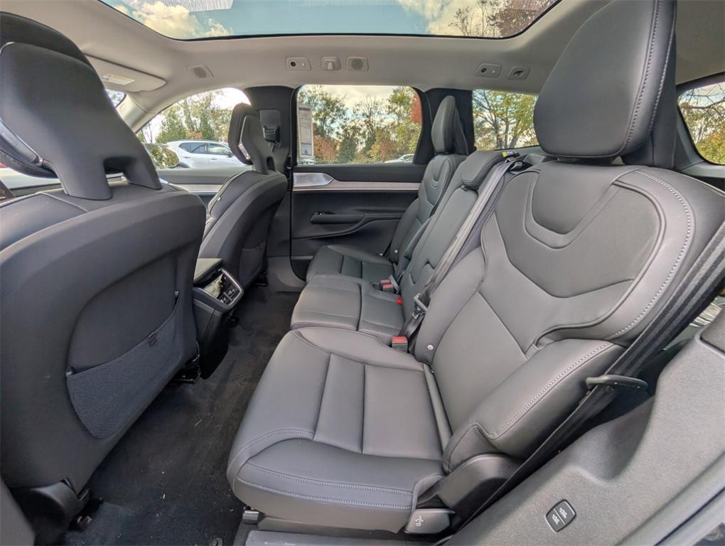 new 2025 Volvo EX90 car, priced at $88,840