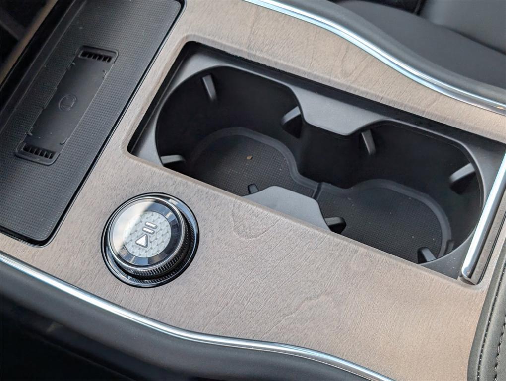 new 2025 Volvo EX90 car, priced at $88,840