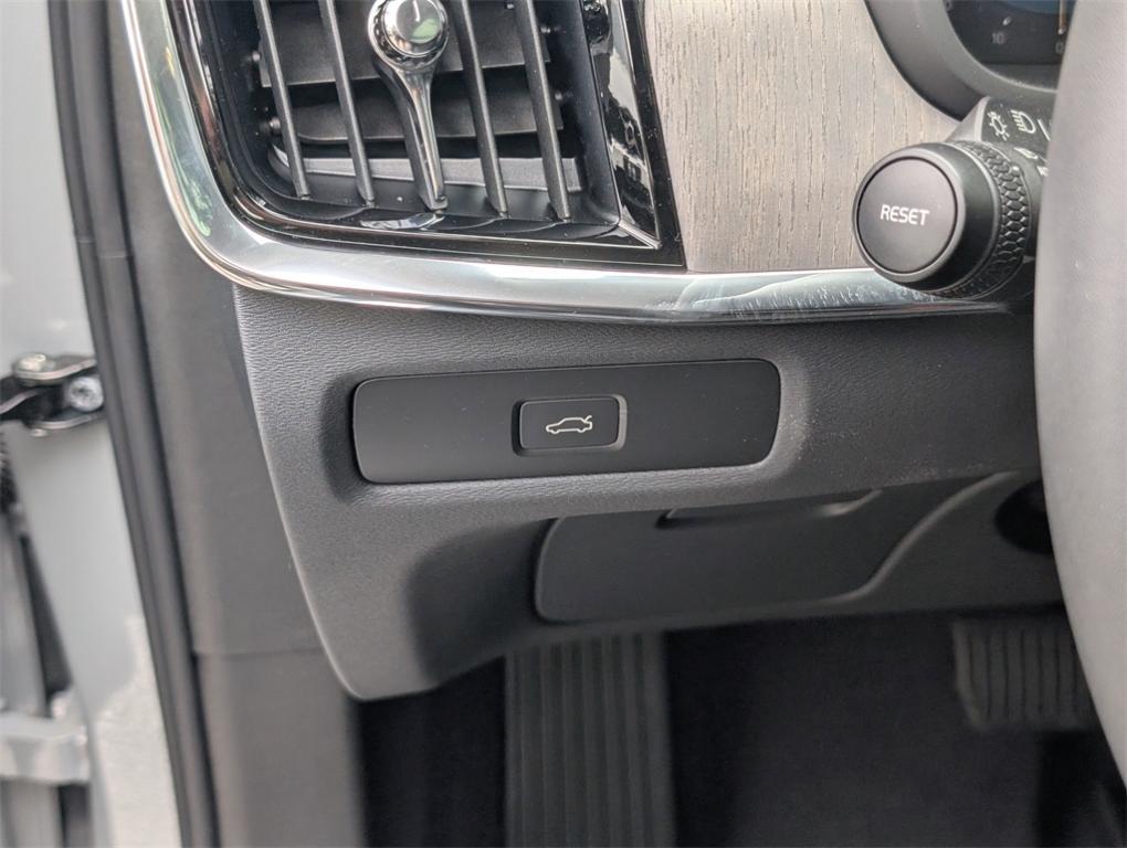 new 2025 Volvo V90 Cross Country car, priced at $57,565