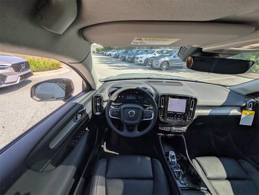 new 2026 Volvo XC40 car