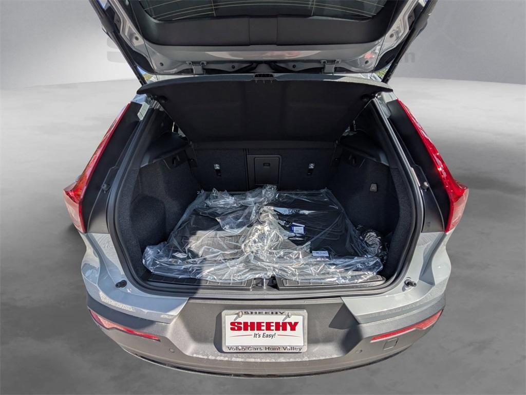 new 2026 Volvo XC40 car