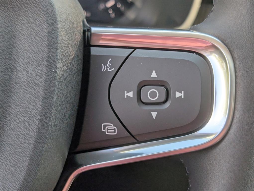 new 2026 Volvo XC40 car