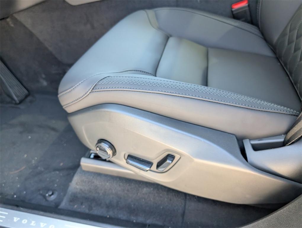 new 2025 Volvo XC90 Plug-In Hybrid car, priced at $75,765