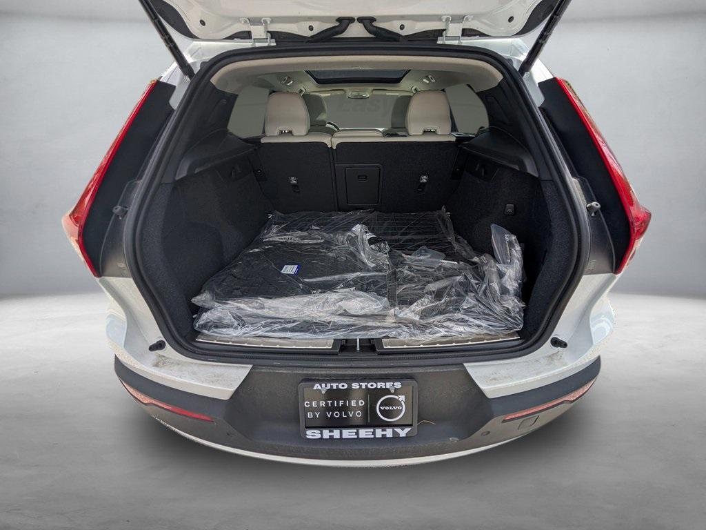 new 2025 Volvo XC40 car, priced at $49,115