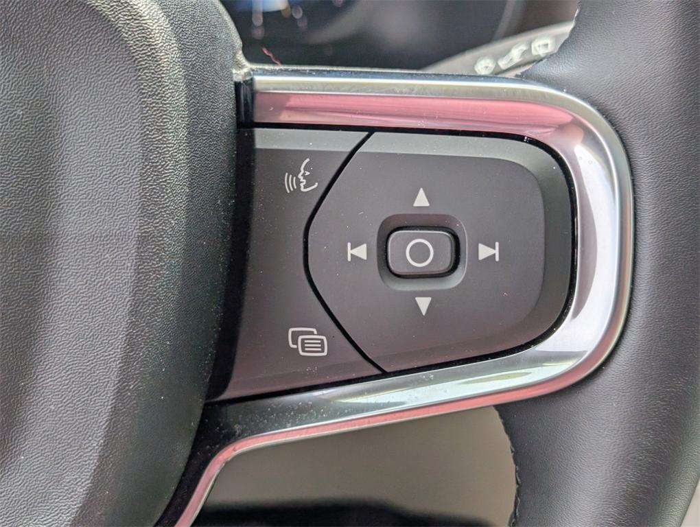 new 2025 Volvo XC40 car, priced at $49,115